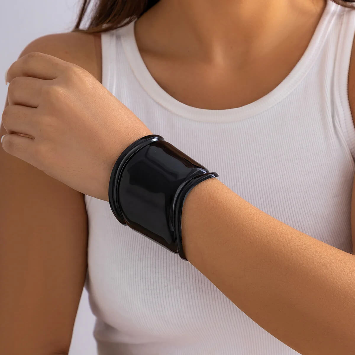 Assymetrical Wave Cuff Bracelet in Black - Mounteen