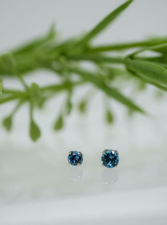 Prong Set London Blue Swarovski End in Titanium by NeoMetal