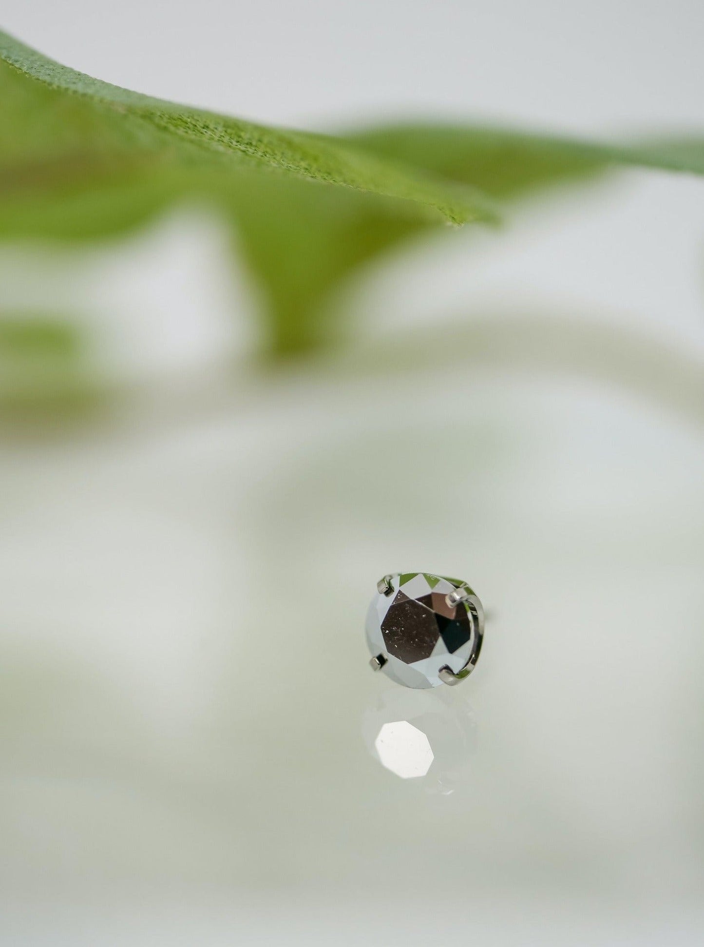 Prong-set Light Chrome Swarovski End in Titanium by NeoMetal