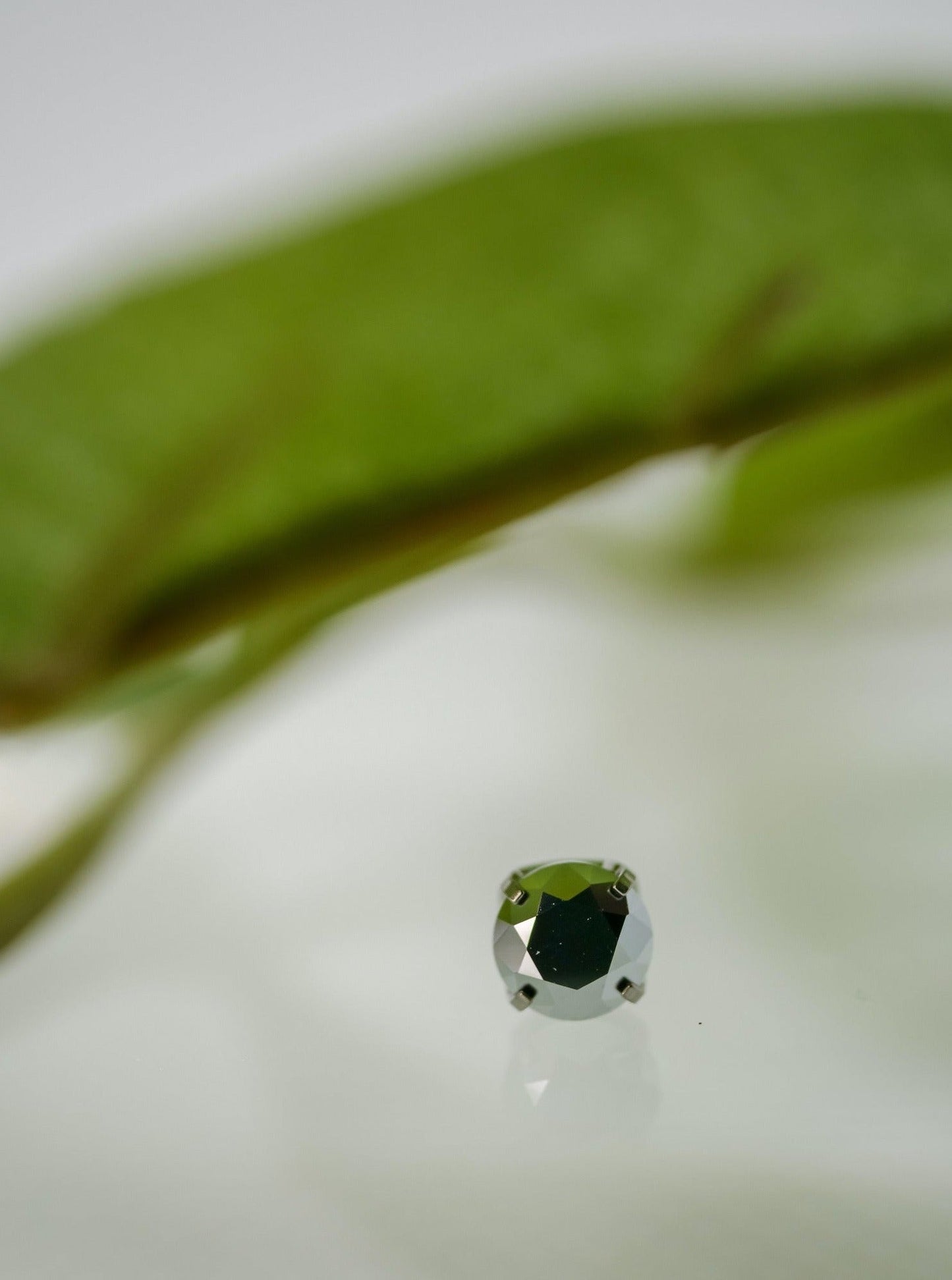 Prong-set Light Chrome Swarovski End in Titanium by NeoMetal